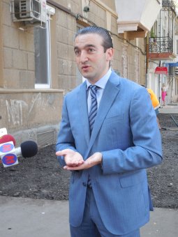 На Льва Толстого ремонтируют пешеходную зону
