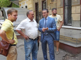 В одесских двориках восстанавливают старинные ворота и арки