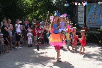 В Одесском зоопарке создавали наряд для феи (фото)