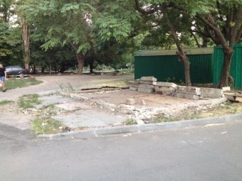 Одесские власти отчитываются о демонтаже незаконных объектов торговли (фото)
