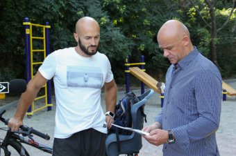 Благоустройство спортивных площадок на Трассе здоровья идет полным ходом! (фото)