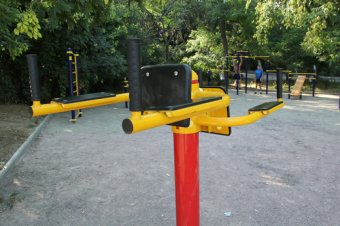 Благоустройство спортивных площадок на Трассе здоровья идет полным ходом! (фото)