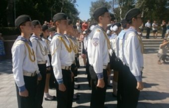 Вахту Памяти и знамя Поста №1 приняла Одесская специализированная школа №40 (фото)