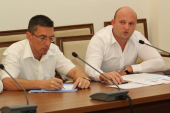 Состоялось очередное рабочее совещание мэра Одессы с инвесторами заброшенного строительства ЖК «Золотой берег» (фото)