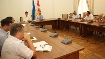 Состоялось очередное рабочее совещание мэра Одессы с инвесторами заброшенного строительства ЖК «Золотой берег» (фото)