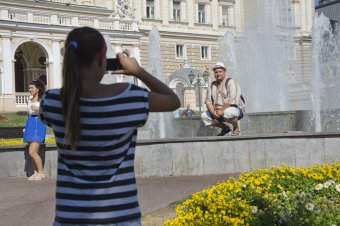 На Театральной площади после реконструкции заработал фонтан (фото)
