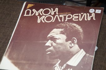 В Одессе открылась выставка автографов на пластинках (фото)