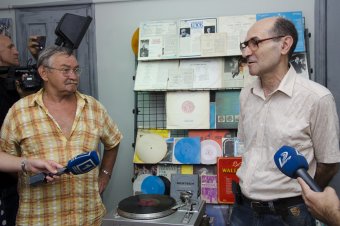 В Одессе открылась выставка автографов на пластинках (фото)