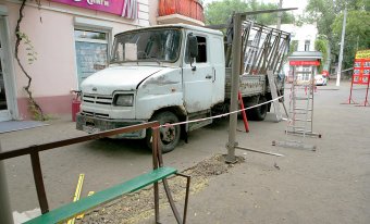 В Одессе на Адмиральском проспекте появились стеклянные остановки (фото)