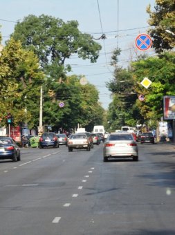 Анатолий Орловский проинспектировал санитарное состояние территории Киевского района (фото)