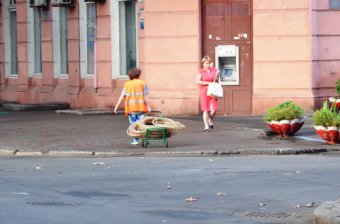 Анатолий Орловский проинспектировал санитарное состояние территории Киевского района (фото)