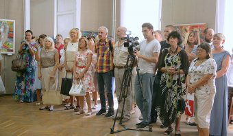Музей западного и восточного искусства: Выставка живописи Олега Недошитко «Цвет легенды» (фото)