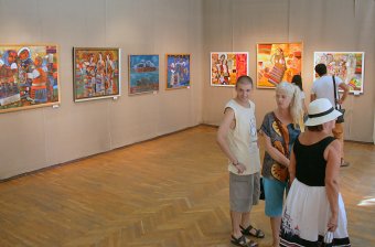 Музей западного и восточного искусства: Выставка живописи Олега Недошитко «Цвет легенды» (фото)