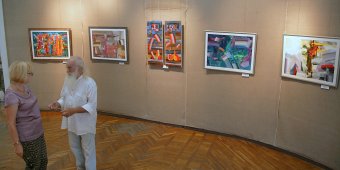 Музей западного и восточного искусства: Выставка живописи Олега Недошитко «Цвет легенды» (фото)