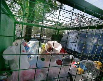 В Одессе  появились контейнеры для сбора пластиковых и стеклянных бутылок (фото)