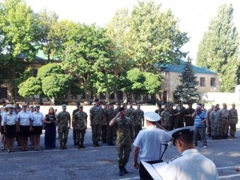 Учащиеся Одесской школы № 69 побывали на празднике воинской части (фото)