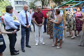 В Одессе ведется капитальный ремонт межквартальных проездов (фото)