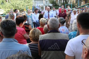 В Одессе ведется капитальный ремонт межквартальных проездов (фото)