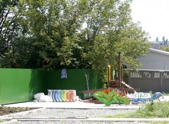 На Слободке благоустроили территорию возле детского сада (фото)