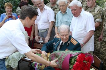 100-летний юбилей отпраздновал одессит Василий Васильевич Петухов (фото)
