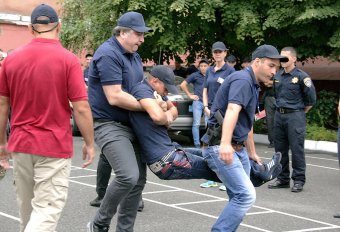 Сегодня губернатор  собственноручно бандитов ловил (фото)