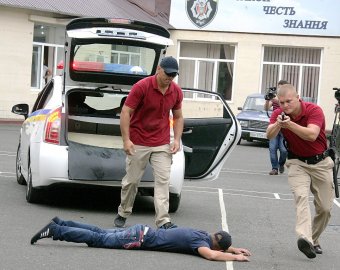 Сегодня губернатор  собственноручно бандитов ловил (фото)