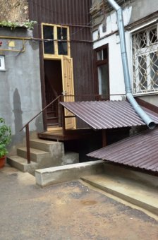 Городские власти Одессы поэтапно восстанавливают старый жилой фонд (фото)