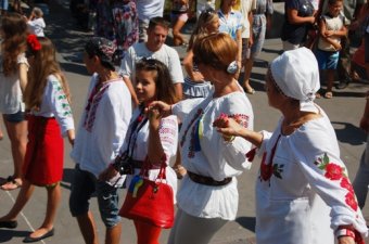 Дюк в вышиванке, Олег Скрипка, благотворительный концерт - в Одессе стартует Вышиванковый фест