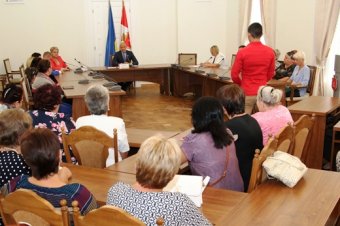 Мэр Одессы встретился с семьями милиционеров, погибших при исполнении служебного долга (фото)