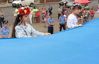 Дюка одели в вышиванку