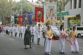 В Одессе проходят католические Дни молодежи – с молитвами, тренингами и мастер-классами (фото)