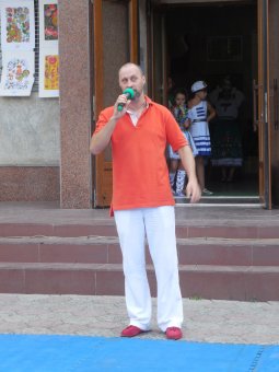 Юные спортсмены казацкого театра хортинга в Одессе впервые выступили перед публикой