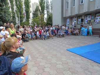 Юные спортсмены казацкого театра хортинга в Одессе впервые выступили перед публикой