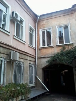 Подготовка одесских домов к зиме идет полным ходом (фото)