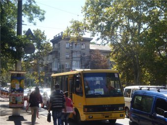 Неизвестные напали на водителя автомобиля и похитили у него деньги