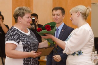 Лучшие учителя города отмечены почетными знаками городского головы (фото)