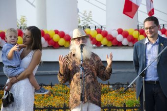 Подарок ко Дню города: Колоннада и статуи львов открылись после реставрации