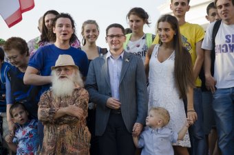 Подарок ко Дню города: Колоннада и статуи львов открылись после реставрации