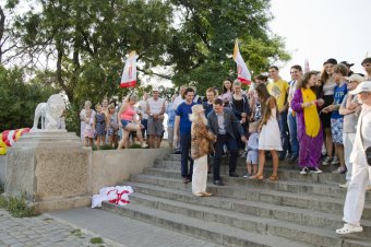 Подарок ко Дню города: Колоннада и статуи львов открылись после реставрации
