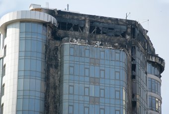Пожар в Аркадии потушен: Двое спасателей пострадали (фото, видео)