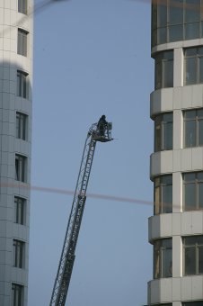 Пожар в Аркадии потушен: Двое спасателей пострадали (фото, видео)