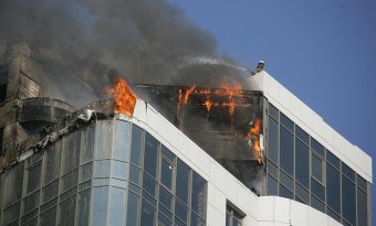 Пожар в Аркадии потушен: Двое спасателей пострадали (фото, видео)