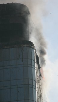 Пожар в Аркадии потушен: Двое спасателей пострадали (фото, видео)