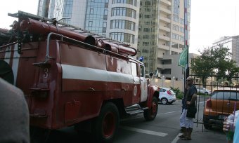 Пожар в Аркадии потушен: Двое спасателей пострадали (фото, видео)