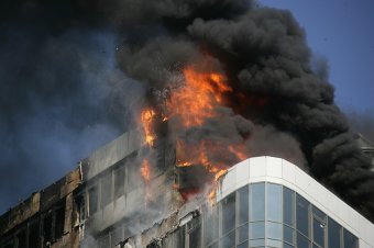 Пожар в Аркадии потушен: Двое спасателей пострадали (фото, видео)