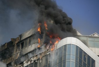 Пожар в Аркадии потушен: Двое спасателей пострадали (фото, видео)