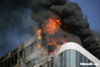 Государственная архитектурно-строительная инспекция Украины выяснит причины горения высотки в Одессе