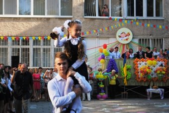 Единству Украины были посвящены первые уроки во всех школах Одессы (фото)