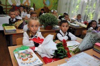 Единству Украины были посвящены первые уроки во всех школах Одессы (фото)