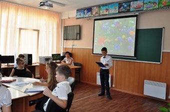 Единству Украины были посвящены первые уроки во всех школах Одессы (фото)